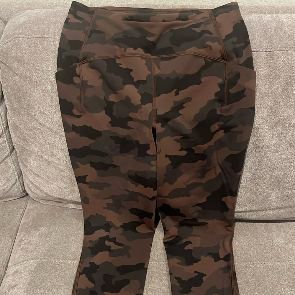 Lululemon swift speed HR tight 28” Tag removed and washed, brand new,never worn.